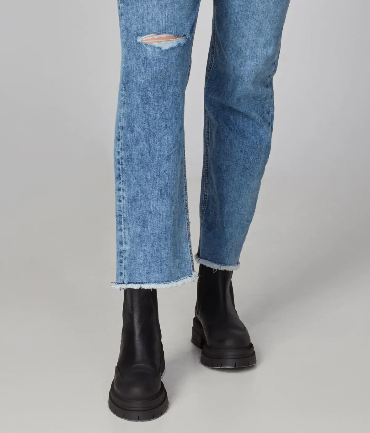 Denver High Rise Straight Jeans - Blue Mist