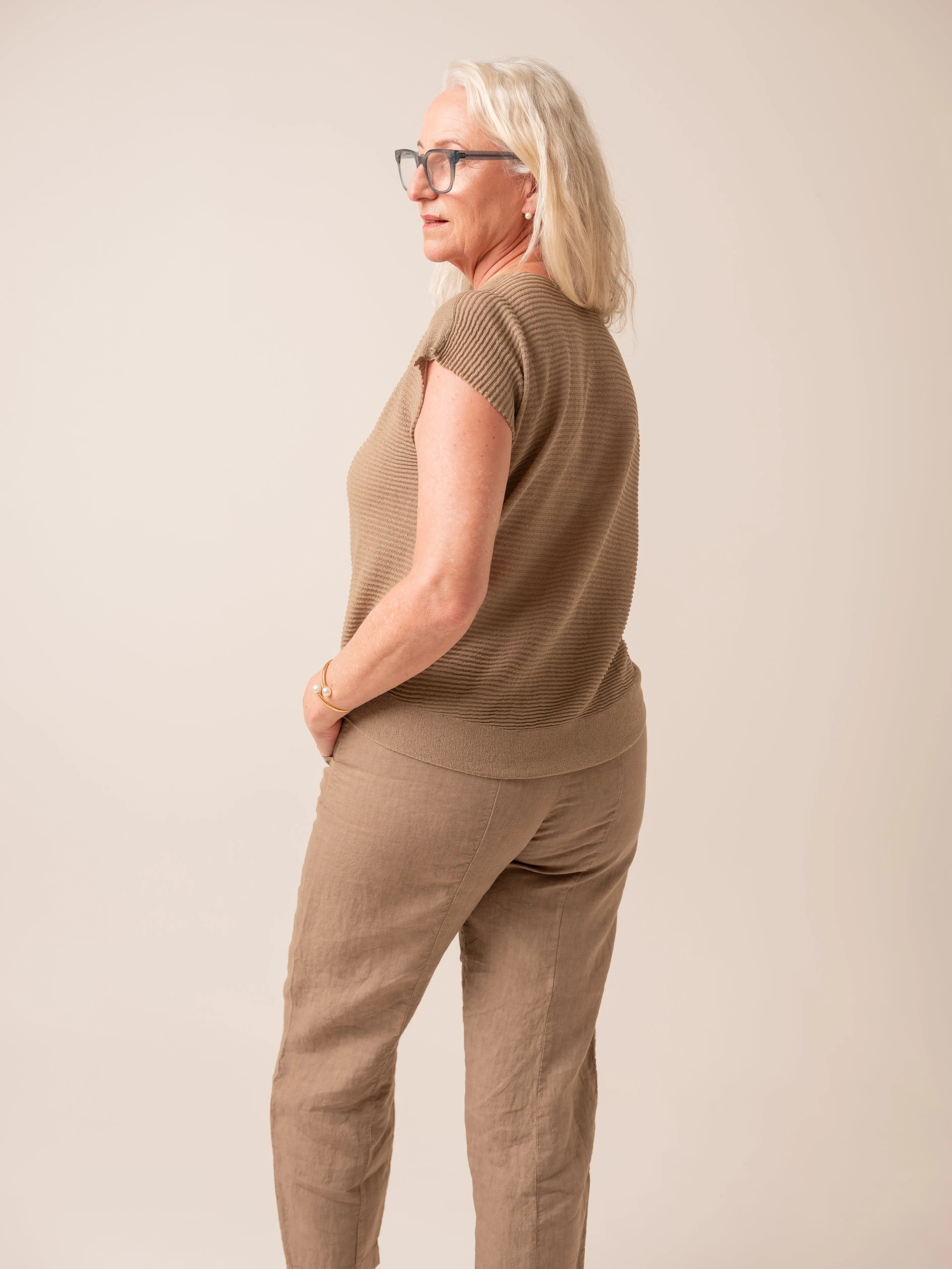 Transit Par Such Light weight Knit Top in Clay